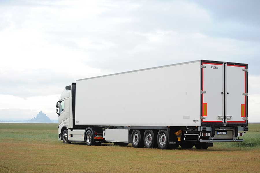 CHEREAU trailer on an open road