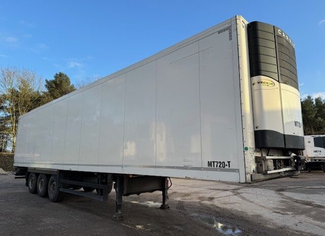 2009 Schmitz Fridge Trailer, Dual Temp, Carrier Vector 1850Mt Fridge Engine, Schmitz Axles, Disc Brakes, Barn Doors, 2 x Load Lock Rails, Raise Lower Valve Facility, Finance Options Available.