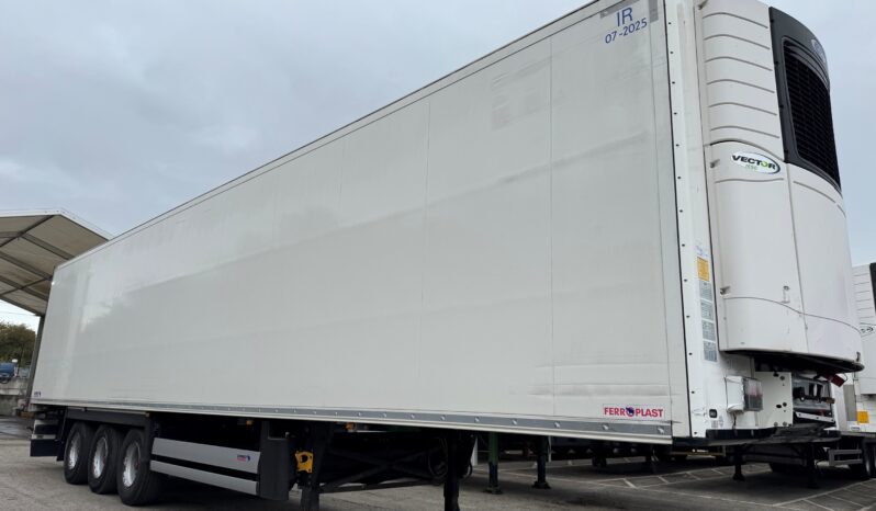 2019 Schmitz Single Temp Fridge Trailer, Carrier Vector 1550 Fridge Engine, SAF Axles, Drum Brakes, Aluminium Floor, Barn Doors, Raise Lower Valve Facility, 2 x Load Lock Rails, Finance Options Available.